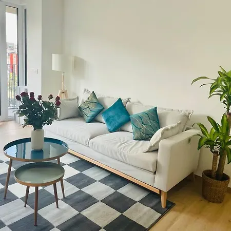 One Bedroom In Center W Terrace